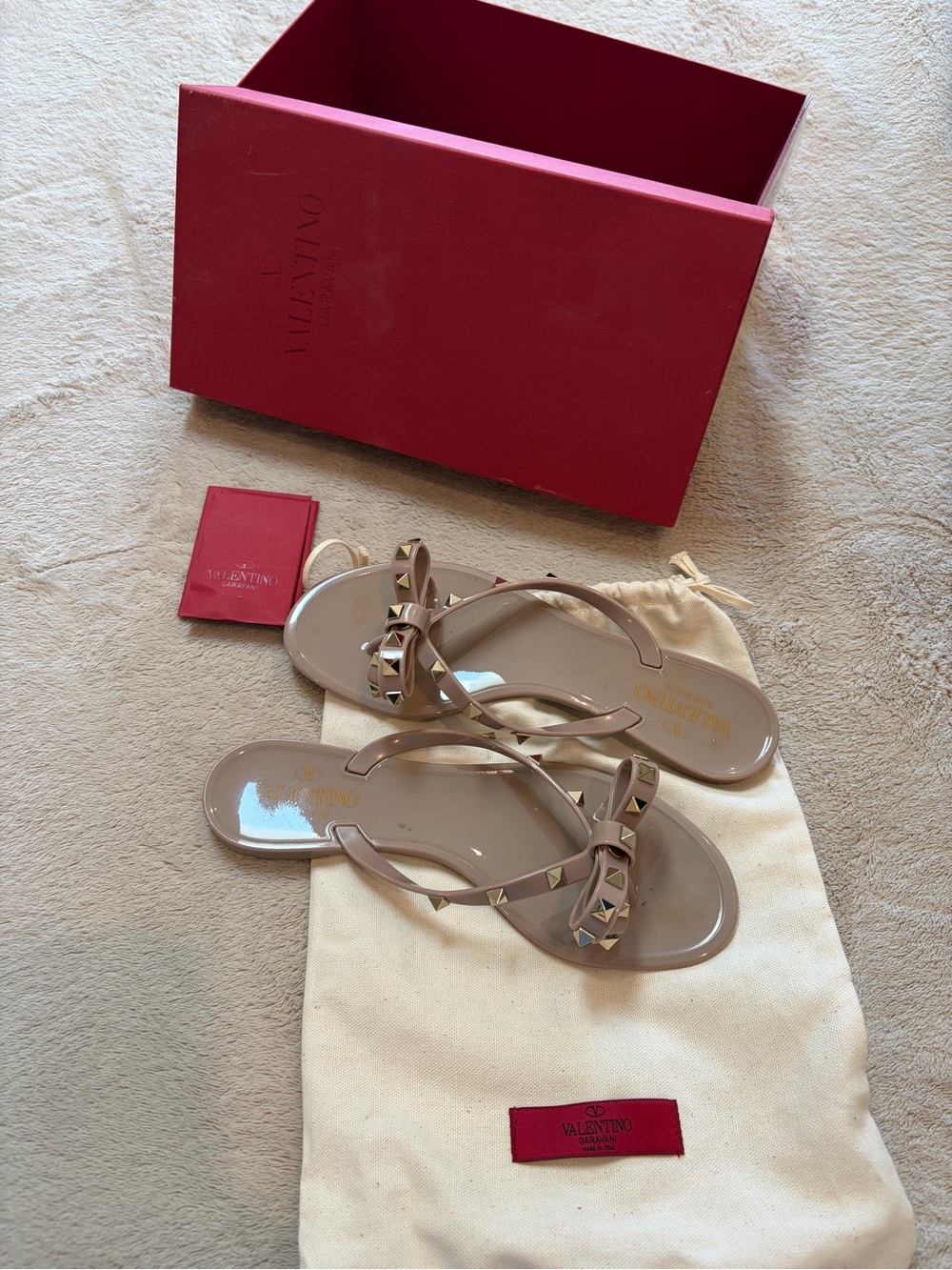 Size 39 Valentino Nude Rockstud Jelly Thong Sandals